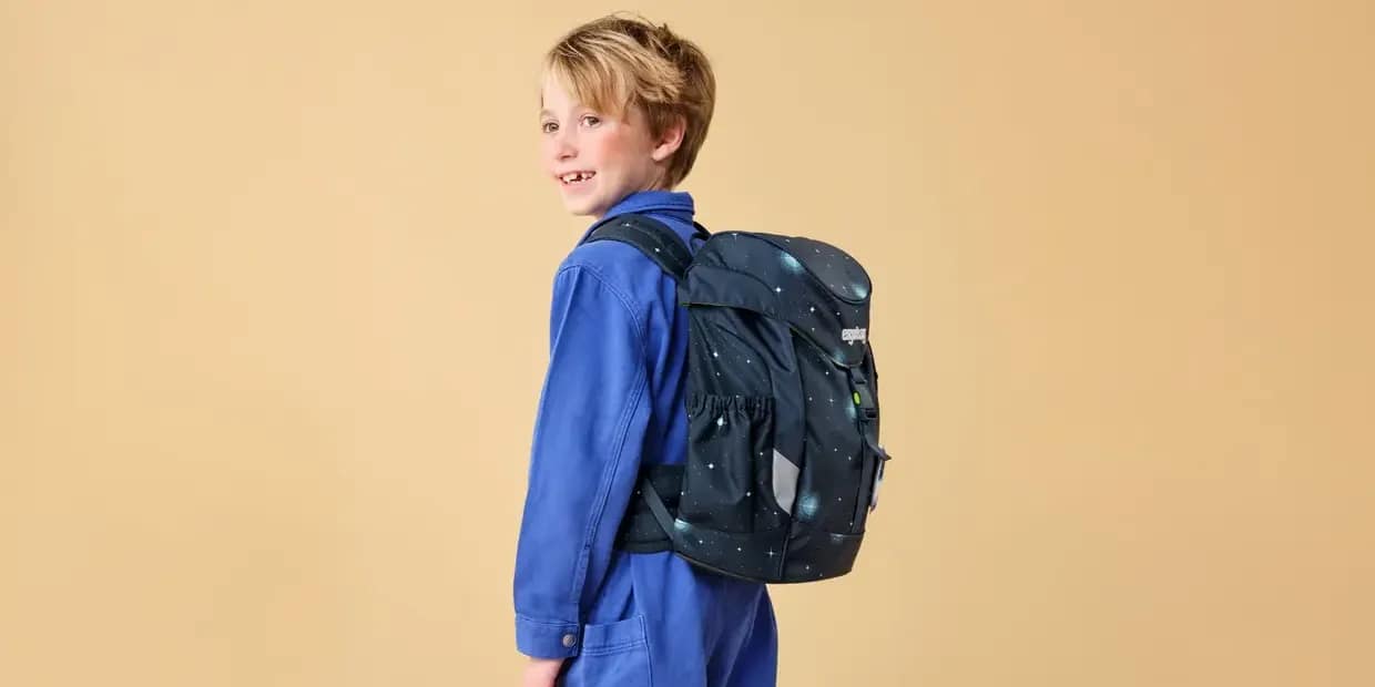 ergobag Kinderrucksack in Berlin am Bahnhof Friedrichstraße